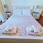 The Red Suite In Florence With Free Parking